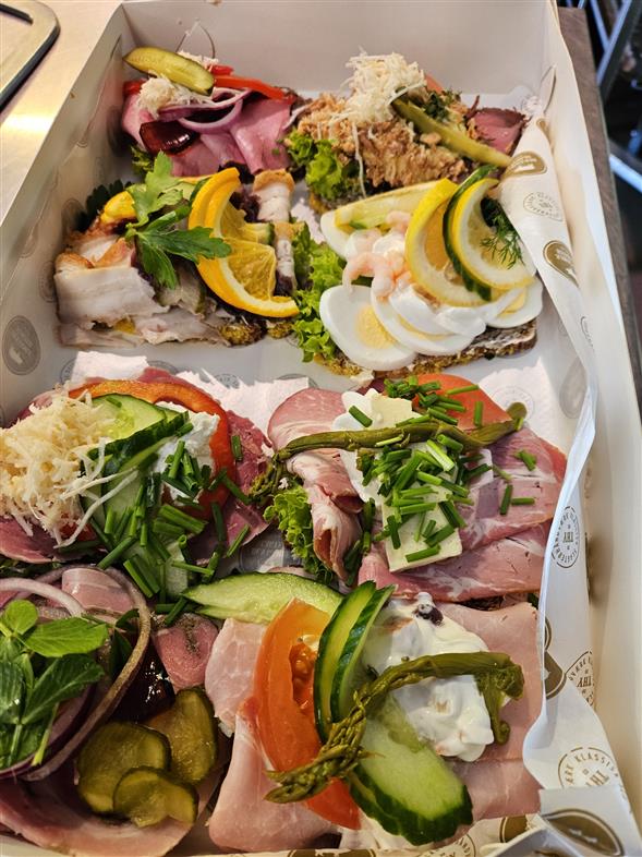 Afdisp 🚨 kr 149 / 1 æske smørrebrød